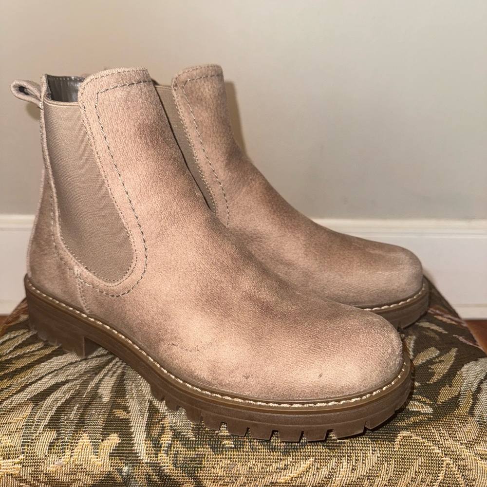 Women’s Cliffs by White Mountain Chelsea Boots